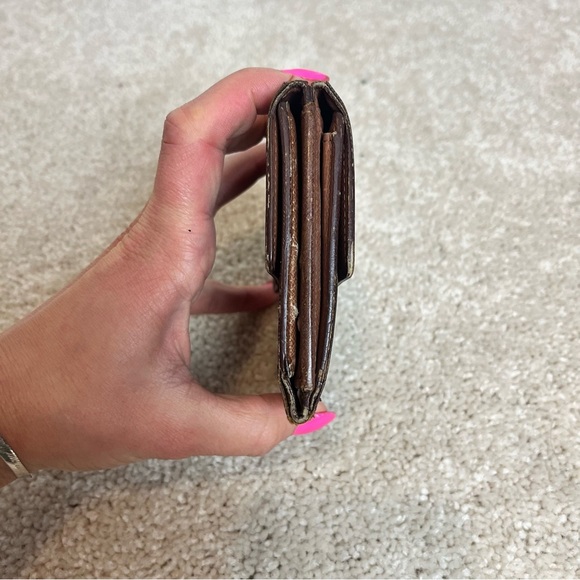 Authentic Louis Vuitton Monogram Elise Wallet - Picture 9 of 14